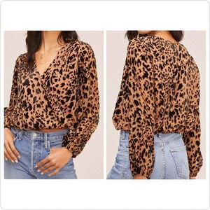 ASTR The Label Lourdes Leopard Burnout Surplice Top, Cropped, V-Neck, EUC!